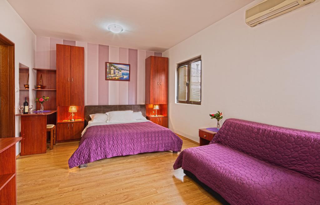 Guest House Harmonia Budva Eksteriør billede