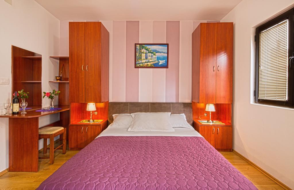 Guest House Harmonia Budva Eksteriør billede