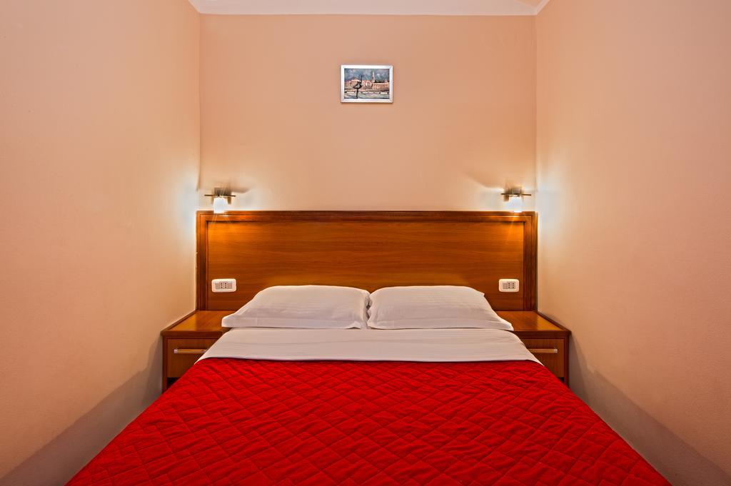 Guest House Harmonia Budva Eksteriør billede