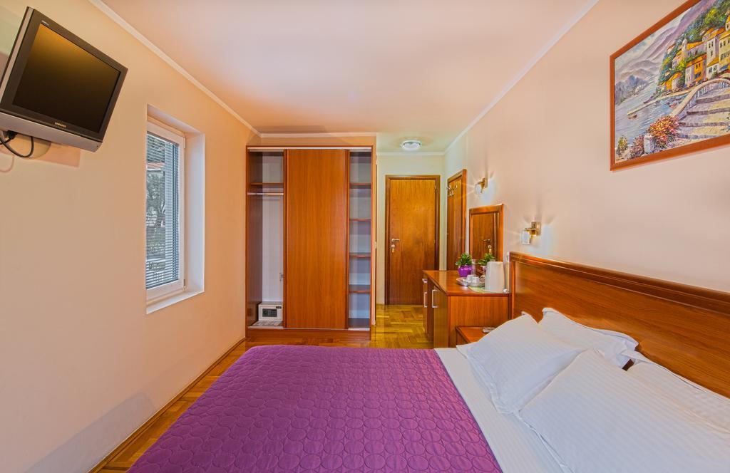 Guest House Harmonia Budva Eksteriør billede