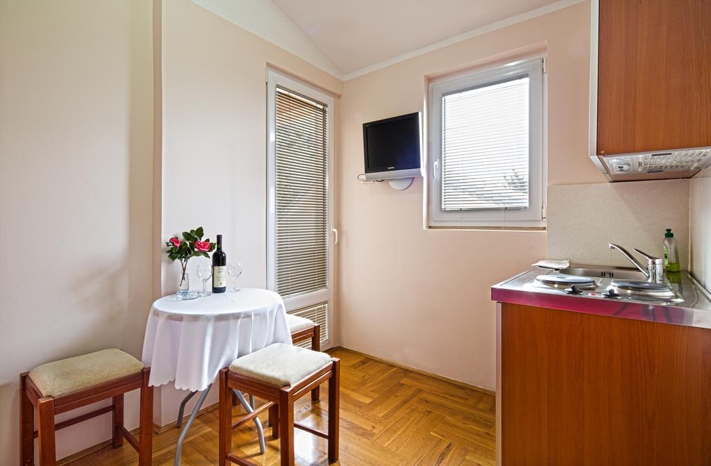 Guest House Harmonia Budva Eksteriør billede